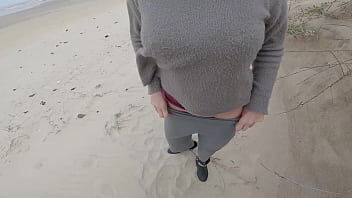 Sex outdoors public beach on vidgratis.com