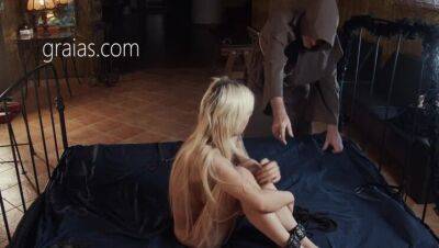 Young blonde slave gets ready to serve her Master on vidgratis.com