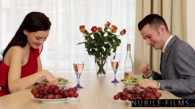 First date on the kitchen table on vidgratis.com