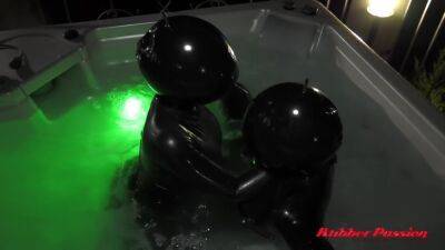 Rubberpassion - Rubberdolljacuzzi on vidgratis.com