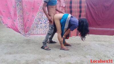 Indian Desi Couple Fuck Outdoor In Public Places - India on vidgratis.com