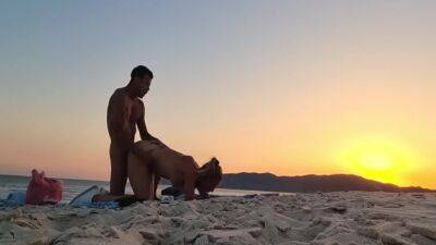 Romantic Sex On The Beach At Sunset on vidgratis.com