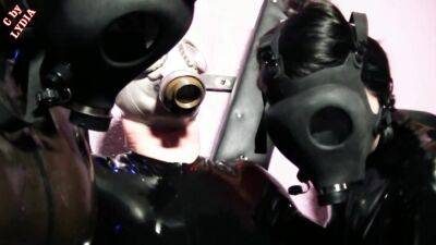 Latex Slavewank on vidgratis.com