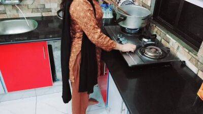 Desi Housewife Fucked Roughly In Kitchen While She Is Cooking With Hindi Audio - Pakistan on vidgratis.com