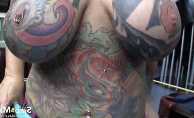 Tattooed Milf Gets Pierced Pussy Banged on vidgratis.com