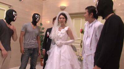 Yui Tatsumi Off-season Flowering Gangbang Wedding Aisle - Japan on vidgratis.com