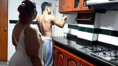 Fucking the neighbor in the kitchen - Colombia on vidgratis.com