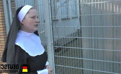 Nun with huge tits on vidgratis.com