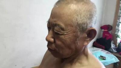 Chinese grandpa fucks whore - China on vidgratis.com