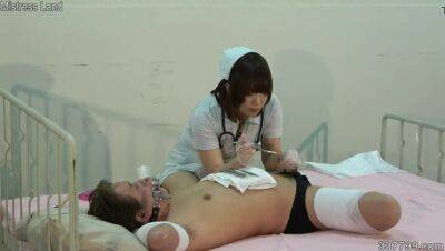 Japanese nurse shoves urethral bougie into patient's penis - Japan on vidgratis.com