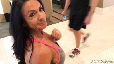 55 year old fitness coach - Usa on vidgratis.com