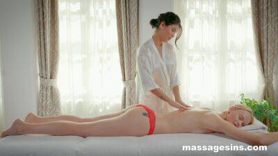 Massage makes these hot lesbians crave more than just sensual touches on vidgratis.com