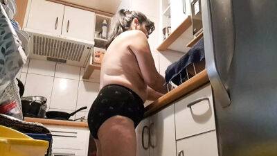 My husband likes to see me wash dishes in my underwear on vidgratis.com