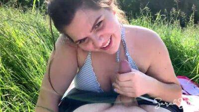 Outdoor Blowjob in the meadow while people walk by in public - cum in her mouth - Sarah Sota on vidgratis.com