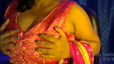 Bhabhi Showing Her Cloth Under Boobs Willingly - India on vidgratis.com