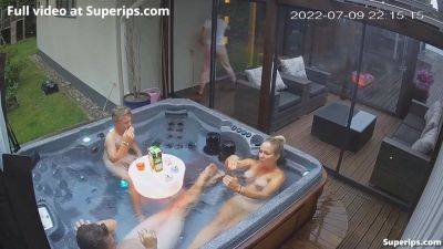 Ipcam German Nudist Family Enjoys The Jacuzzi - Germany on vidgratis.com
