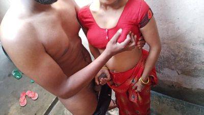 Hot Fucking Of Desi Indian Wife Outdoor Early Morning Sex In A Village - India on vidgratis.com