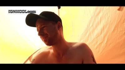 Thick-dicked youtuber brendon knox goes wild at nude beach with verified pornstar - Hungary - Canada on vidgratis.com