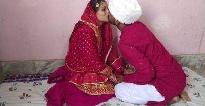 Real Life Newly Married Indian Couple Seduction Romantic Honeymoon Sex Video - India on vidgratis.com