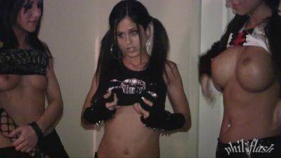 Free pics & sexy video of three rocker chick schoolgirls on vidgratis.com