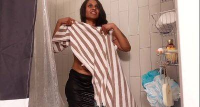 Naked Indian maid cleans the toilet and shower - Horny Desi Maid Big Ass Without Panties - India on vidgratis.com