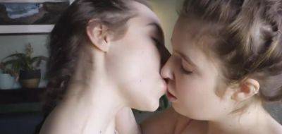 Big Booty Hot Big Boobed Lesbians Lick And Finger Each Other, Lesbian Video - Australia on vidgratis.com