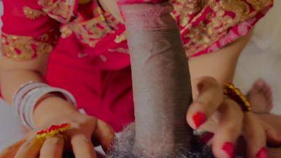 Dude skillfully satisfied this sexy milf from India. - India on vidgratis.com