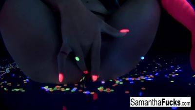 Big Tittied Blonde Loves Masturbating In Uv With Samantha Saint on vidgratis.com