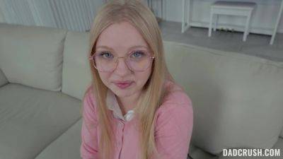 Nerdy girl learns everything about sex with friend's step daddy on vidgratis.com