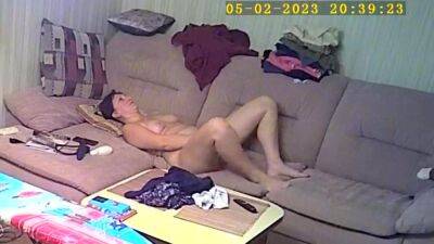 Naked milf caught on hidden cam on vidgratis.com