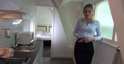 Buyer can't resist temptation of sex with such realtor on vidgratis.com