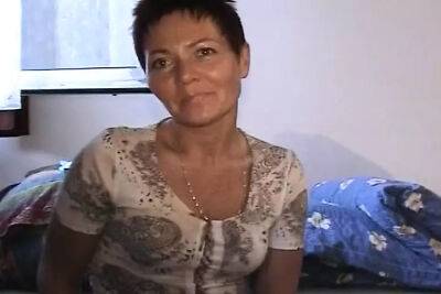 Old and short haired German lady dildoing her muff after a shower - Germany on vidgratis.com
