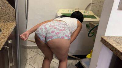 Beautiful Married Woman Milf Washing and Cleaning in my House has a Big ASS - Japan - Colombia on vidgratis.com