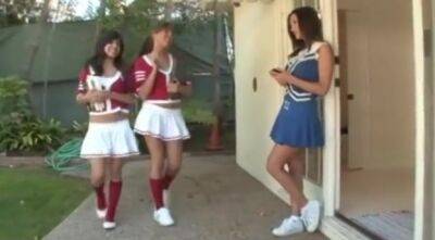 Lesbian Coed Cheerleaders on vidgratis.com