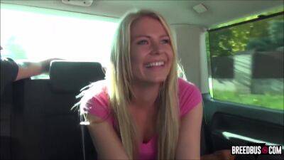 Blonde Gets a Ride on the Bus - Breedbus on vidgratis.com