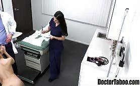 Lucky doctor licks and fucks his nurse and teen patient on vidgratis.com