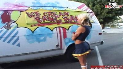 Petite blonde cheerleader teen picked up for sex in a car - Usa on vidgratis.com