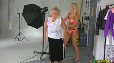 Old and young lesbians go wild after photo session on vidgratis.com