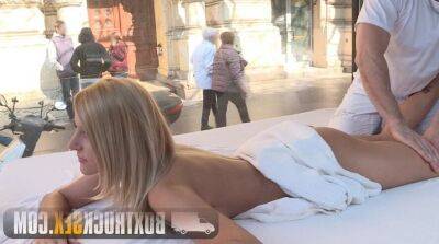 Hot Summer Gives a Foot Job in Public on vidgratis.com