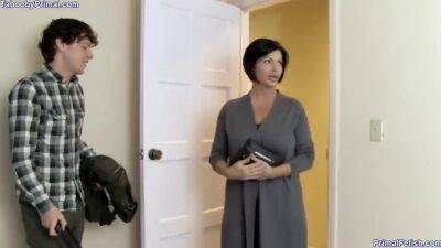 Help Me, I want my Stepmom Shay Foxs Big Tits - HD on vidgratis.com