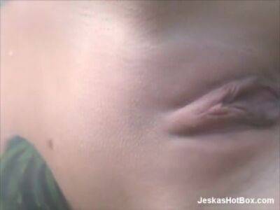 Extreme Closeup - Jeskas Hotbox on vidgratis.com