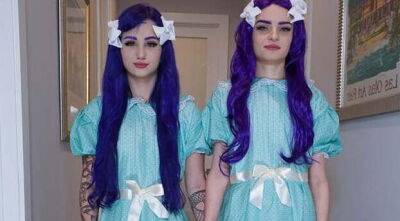 Come Play With Us! Evil Twin STEPSISTERS Suck Me OFF on vidgratis.com