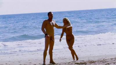 I went to take pictures on the beach with a photographer and my husband asked me to fuck him right there on vidgratis.com