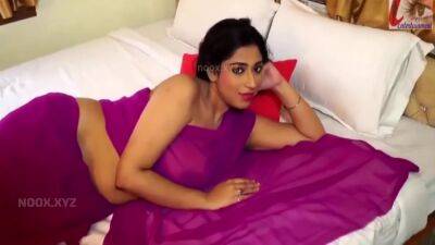 Indian Woman In Saree 2 - India on vidgratis.com