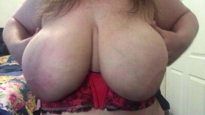 Boob Play on vidgratis.com