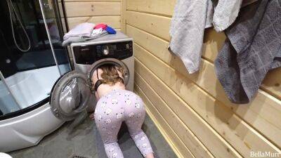Bella gets stuck in the washing machine and opportunistically doggystyled. on vidgratis.com