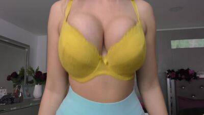 Push Up Bra Trying - Alexsis Faye on vidgratis.com