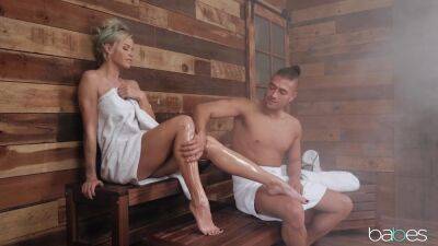 Gorgeous pornstar gets oiled up and sodomized in the sauna on vidgratis.com