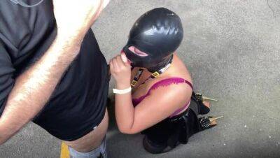 Sarah Arabic gives a BJ in the parking lot. on vidgratis.com