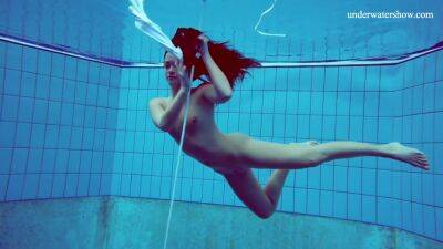 Alla Birtakik Undresses Nude In The Swimming Pool - Russia on vidgratis.com